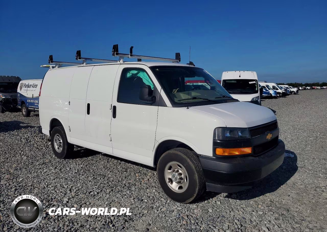 2025 Chevrolet Express G2500 VIN:1GCWGAF70S1144211 - 4