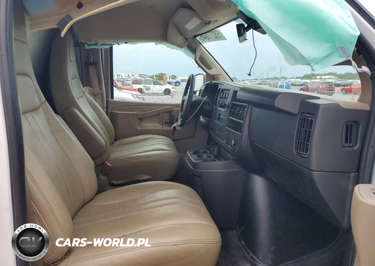 2025 Chevrolet Express G2500 VIN:1GCWGAF70S1144211 - 7
