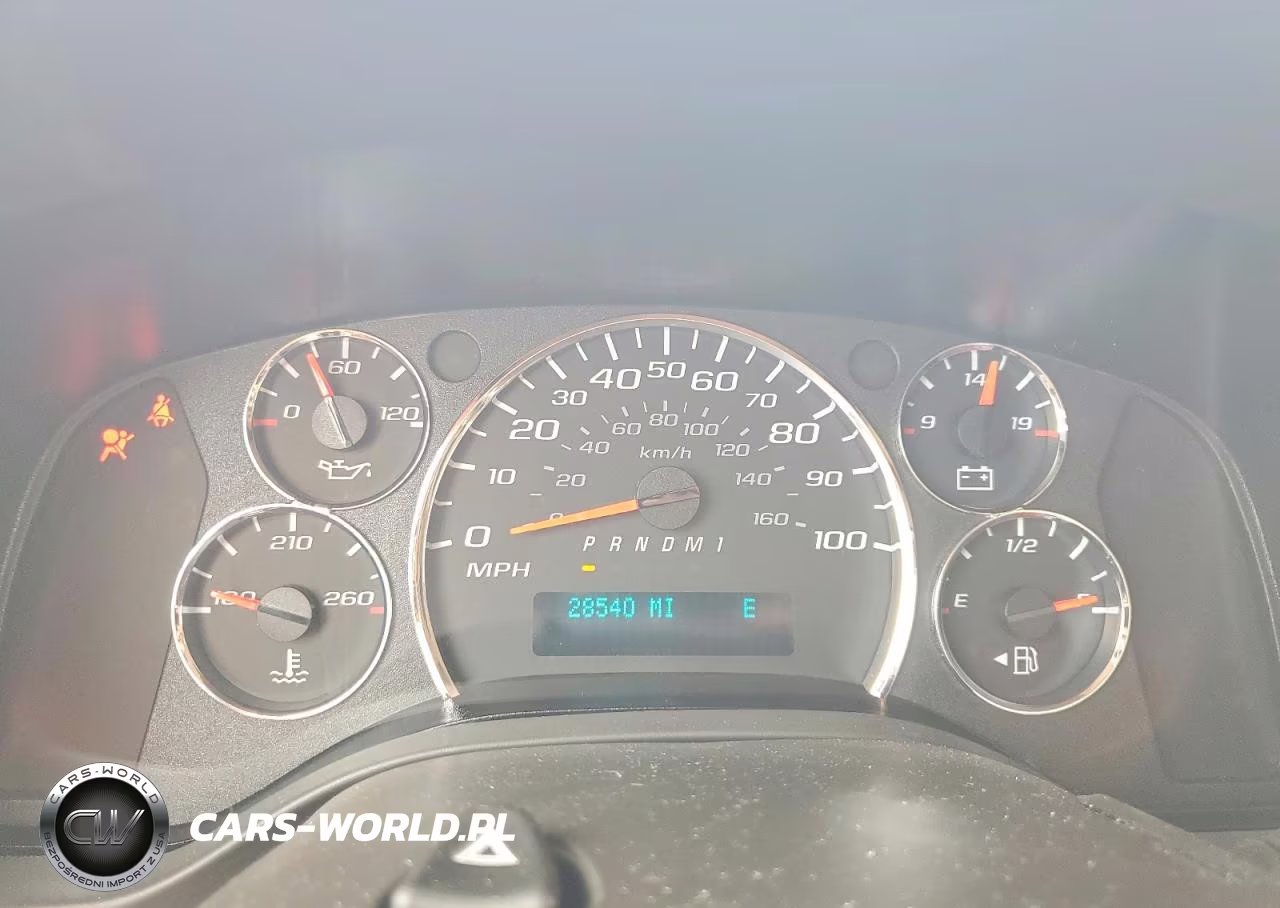 2025 Chevrolet Express G2500 VIN:1GCWGAF70S1144211 - 9