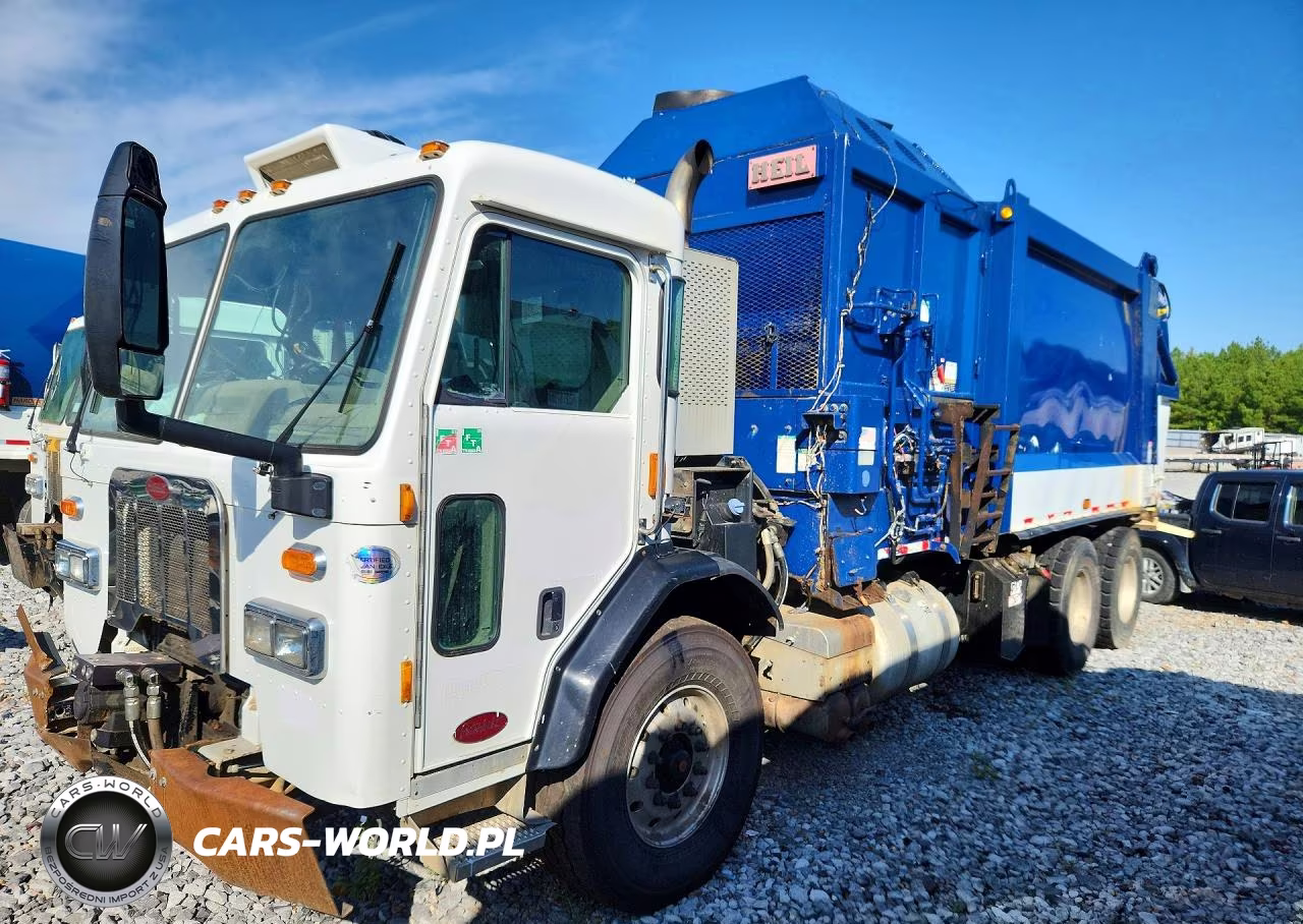 2016 Peterbilt 320