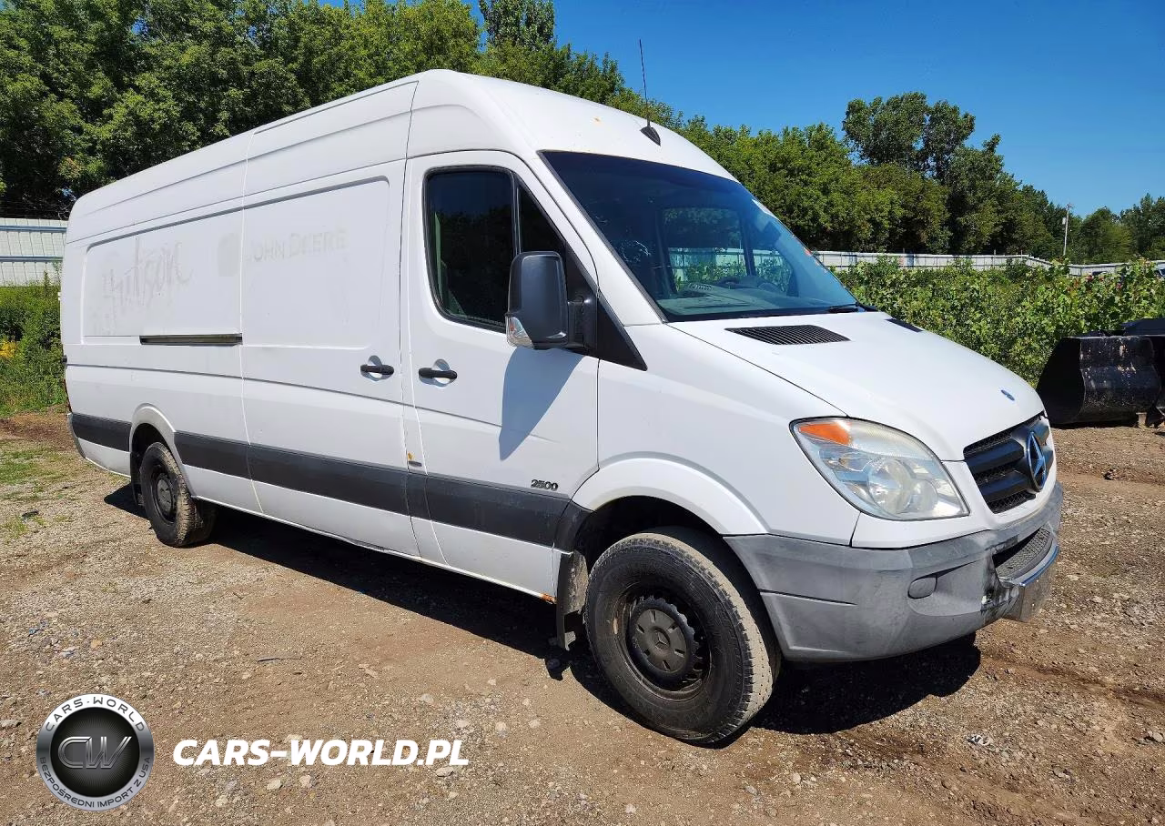 2013 Mercedes-Benz Sprinter 2500 Delivery Van VIN:WD3PE8CC7D5740376 - 4