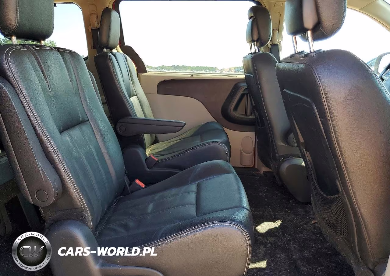 2014 Chrysler Town & Country Touring VIN:2C4RC1BG7ER418051 - 11