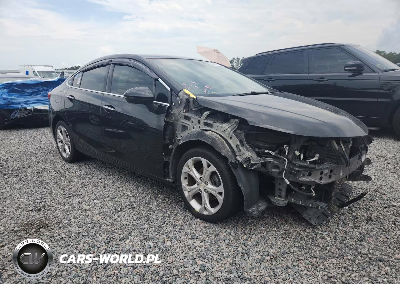 2018 Chevrolet Cruze Premier VIN:1G1BF5SMXJ7241862 - 4