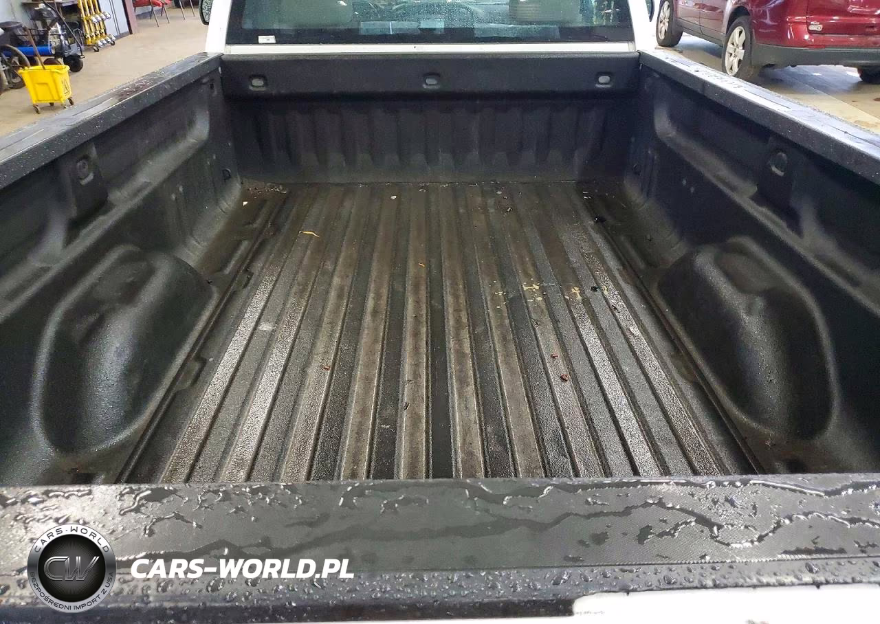 2018 Chevrolet Silverado C1500 Heavy Duty VIN:1GCNCNEH1JZ333314 - 10