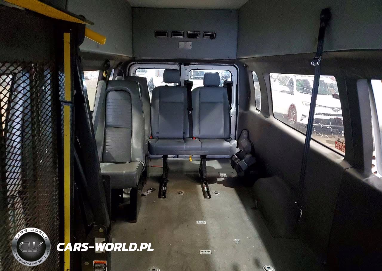 2011 Ford Econoline E250 Van VIN:1FTNS2EW7BDA21383 - 10