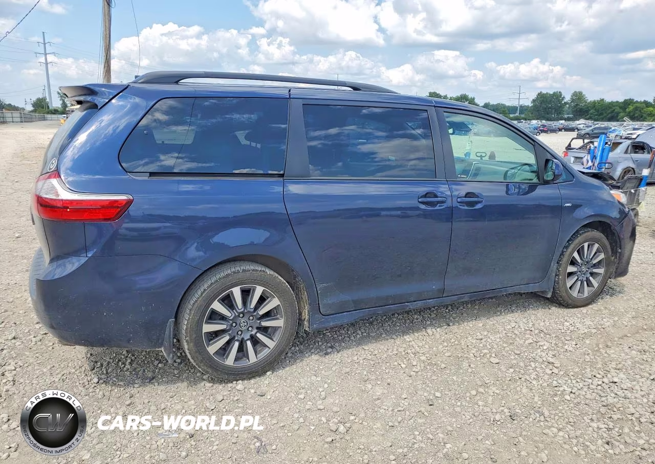 2018 Toyota Sienna Le VIN:5TDJZ3DC8JS206861 - 3