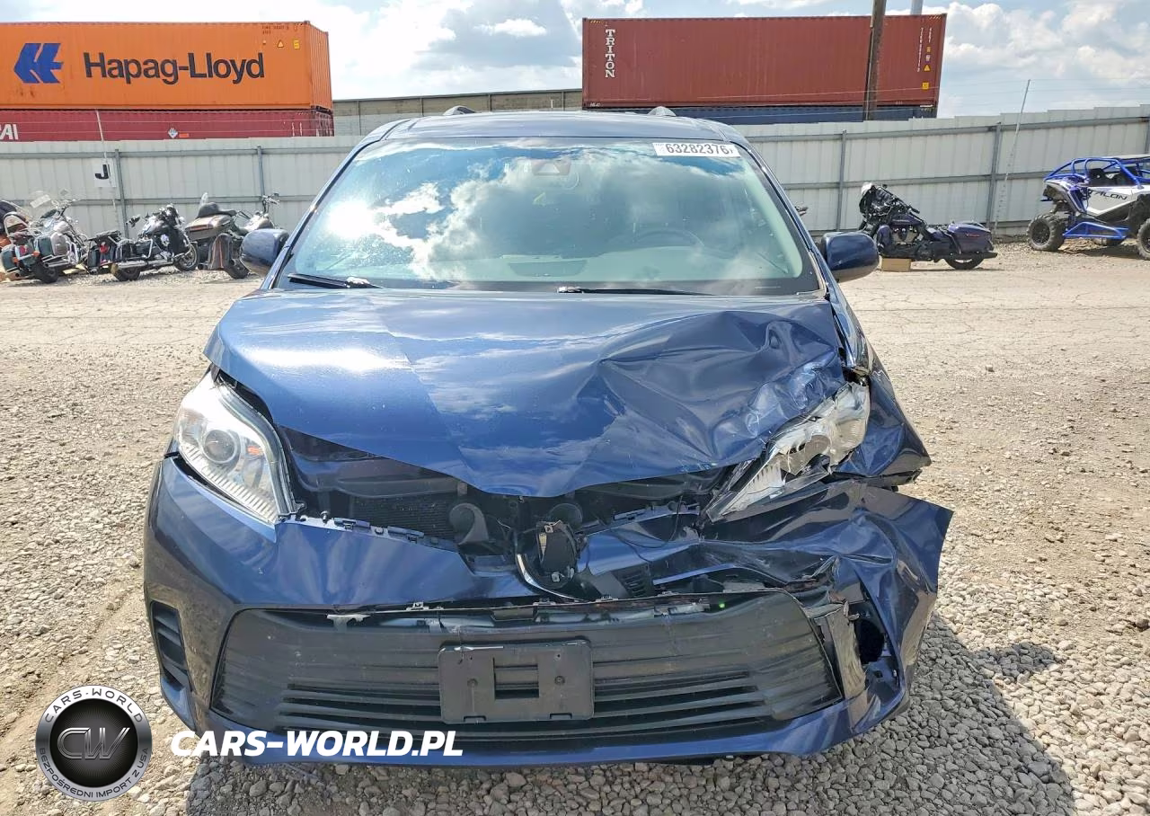 2018 Toyota Sienna Le VIN:5TDJZ3DC8JS206861 - 5