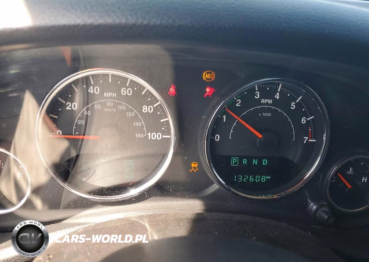 2015 Jeep Wrangler Unlimited Sahara VIN:1C4BJWEG1FL555769 - 9