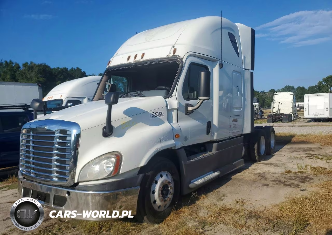 2013 Freightliner Cascadia Semi Truck