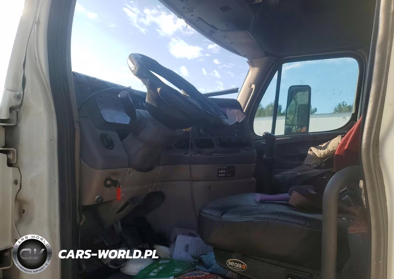 2013 Freightliner Cascadia Semi Truck VIN:1FUJGLDR4DSBR4774 - 8