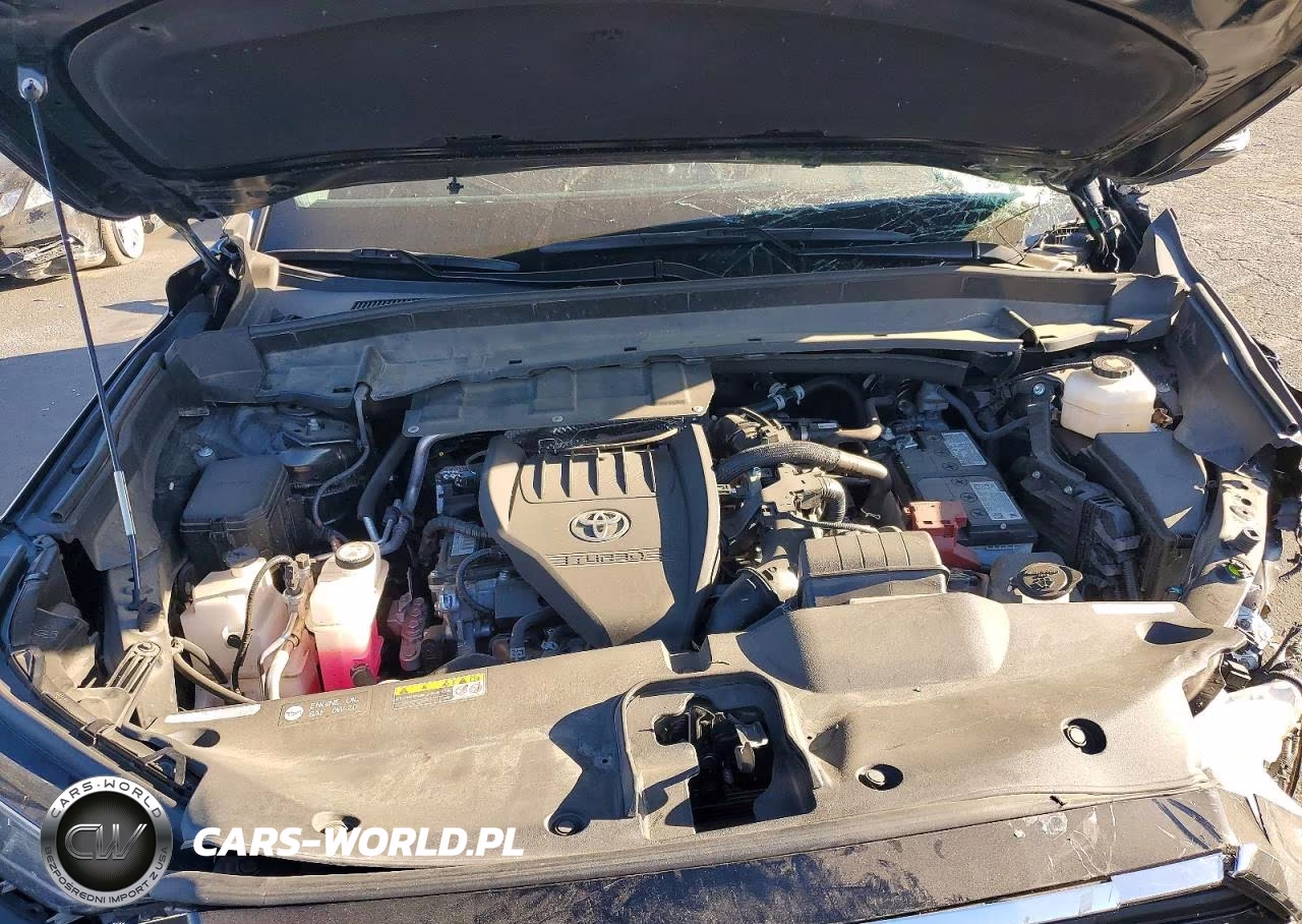 2025 Toyota Grand Highlander Xle VIN:5TDAAAB55SS084820 - 12