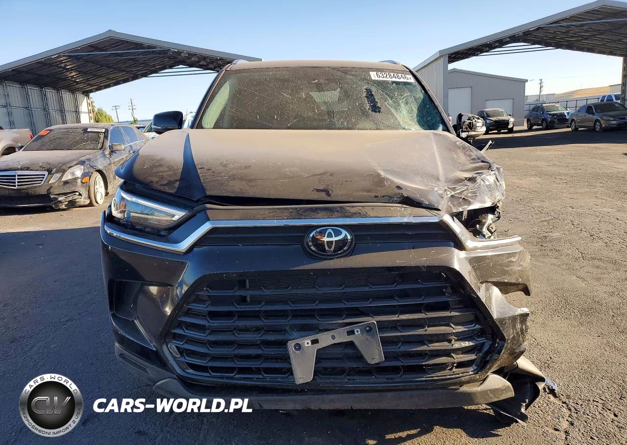 2025 Toyota Grand Highlander Xle VIN:5TDAAAB55SS084820 - 5