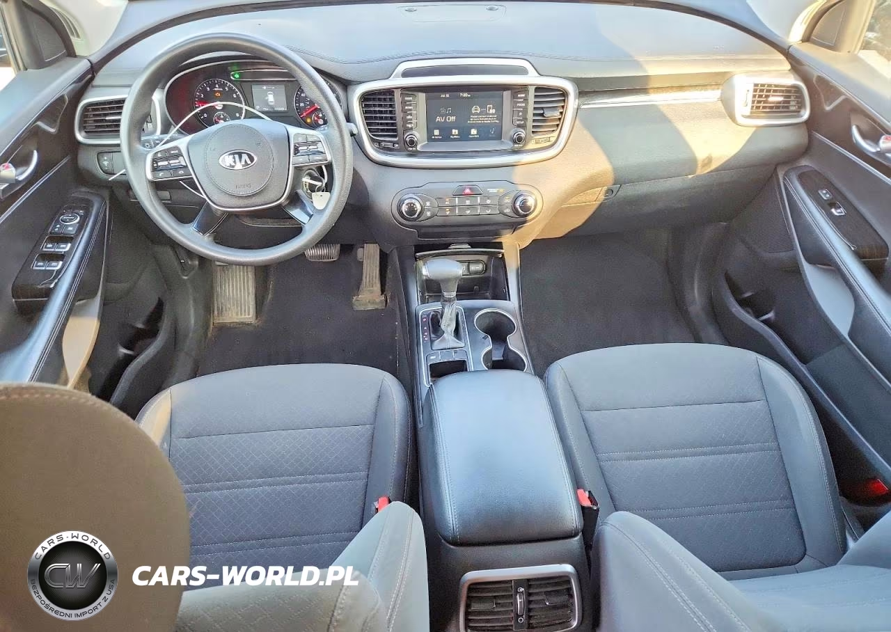 2020 Kia Sorento S VIN:5XYPG4A5XLG612281 - 8