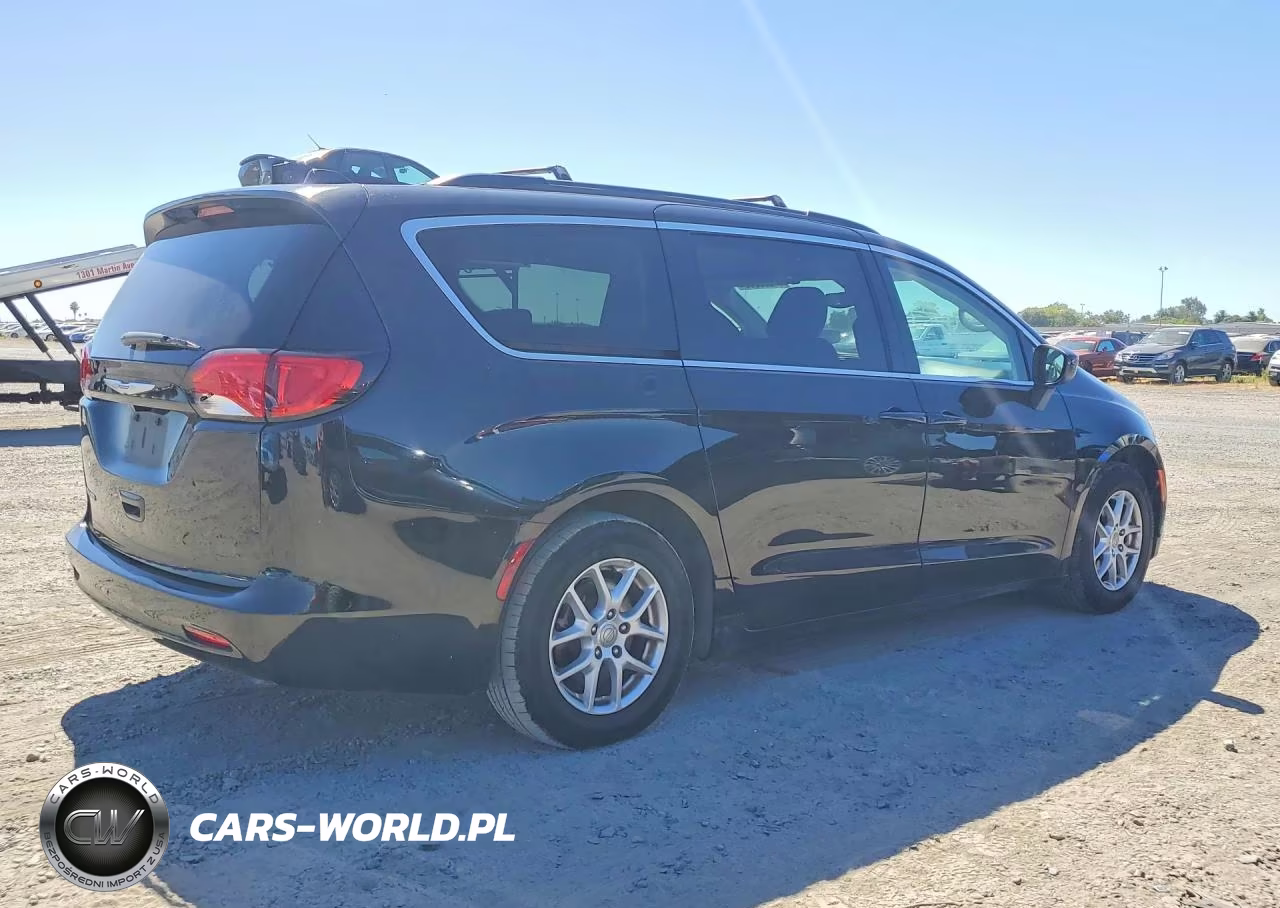 2020 Chrysler Voyager Lxi VIN:2C4RC1DG3LR266148 - 3