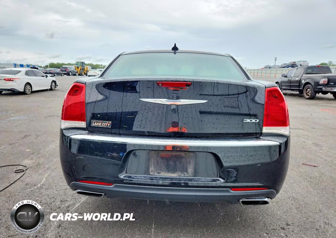 2018 Chrysler 300 Limited VIN:2C3CCAEG5JH159226 - 6