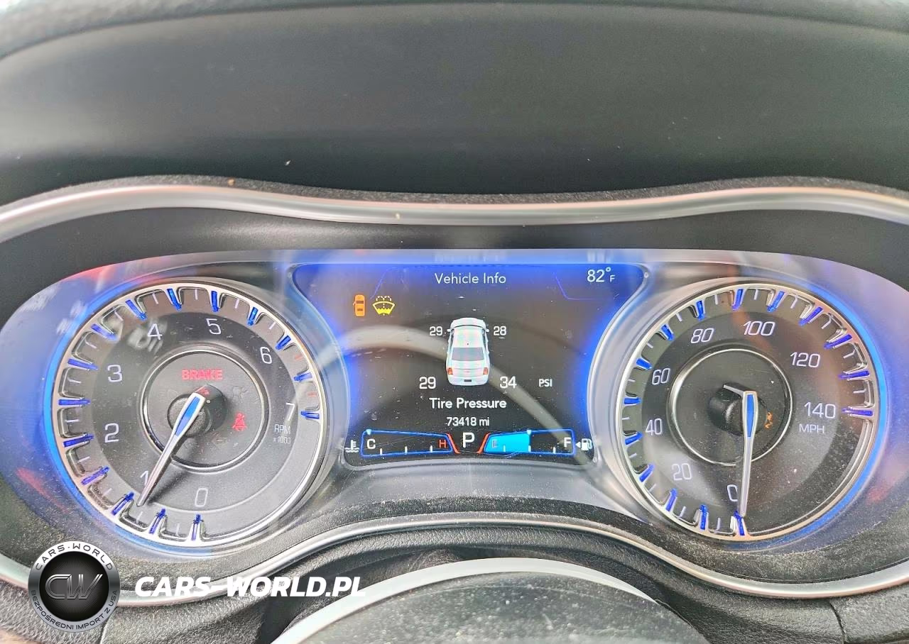2018 Chrysler 300 Limited VIN:2C3CCAEG5JH159226 - 9