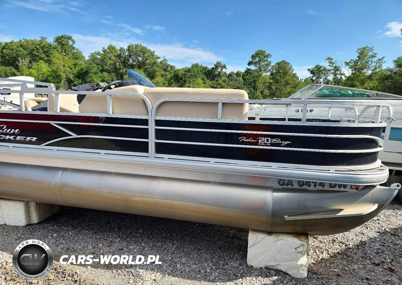 2017 Sun Tracker Fishing Barge 20 Pontoon Boat