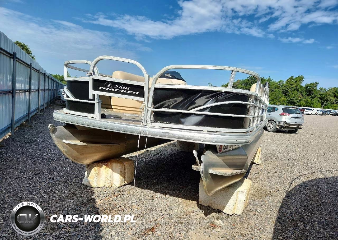 2017 Sun Tracker Fishing Barge 20 Pontoon Boat VIN:BUJ43016L617 - 2