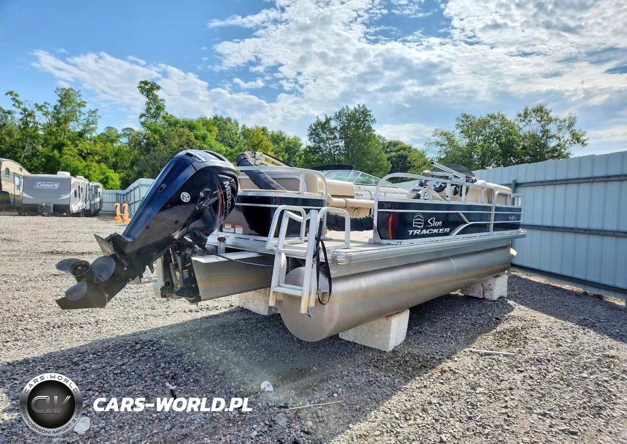 2017 Sun Tracker Fishing Barge 20 Pontoon Boat VIN:BUJ43016L617 - 4