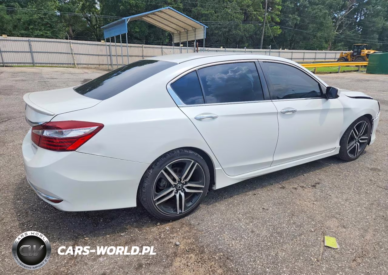 2017 Honda Accord Sport VIN:1HGCR2F52HA130712 - 3