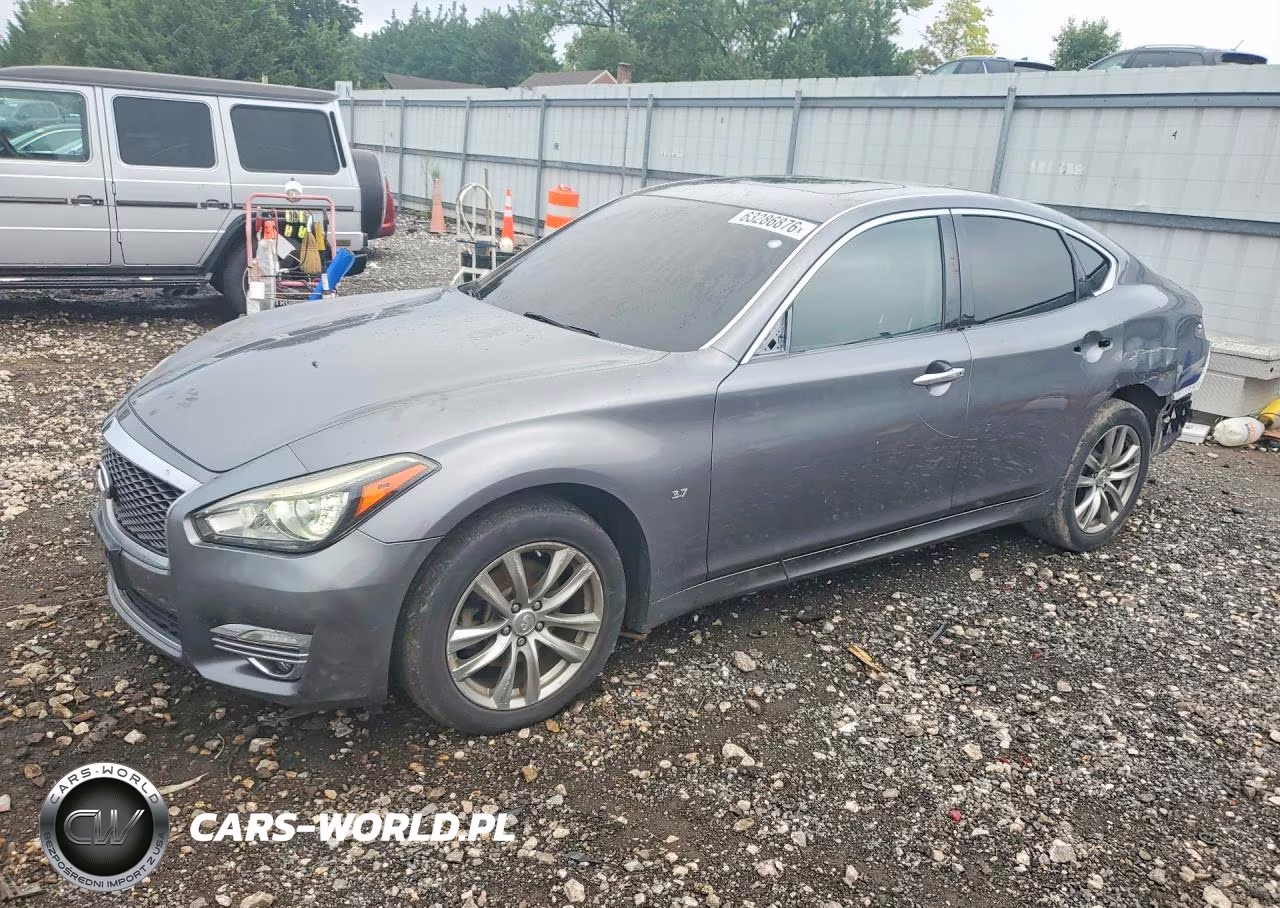2016 Infiniti Q70 3.7