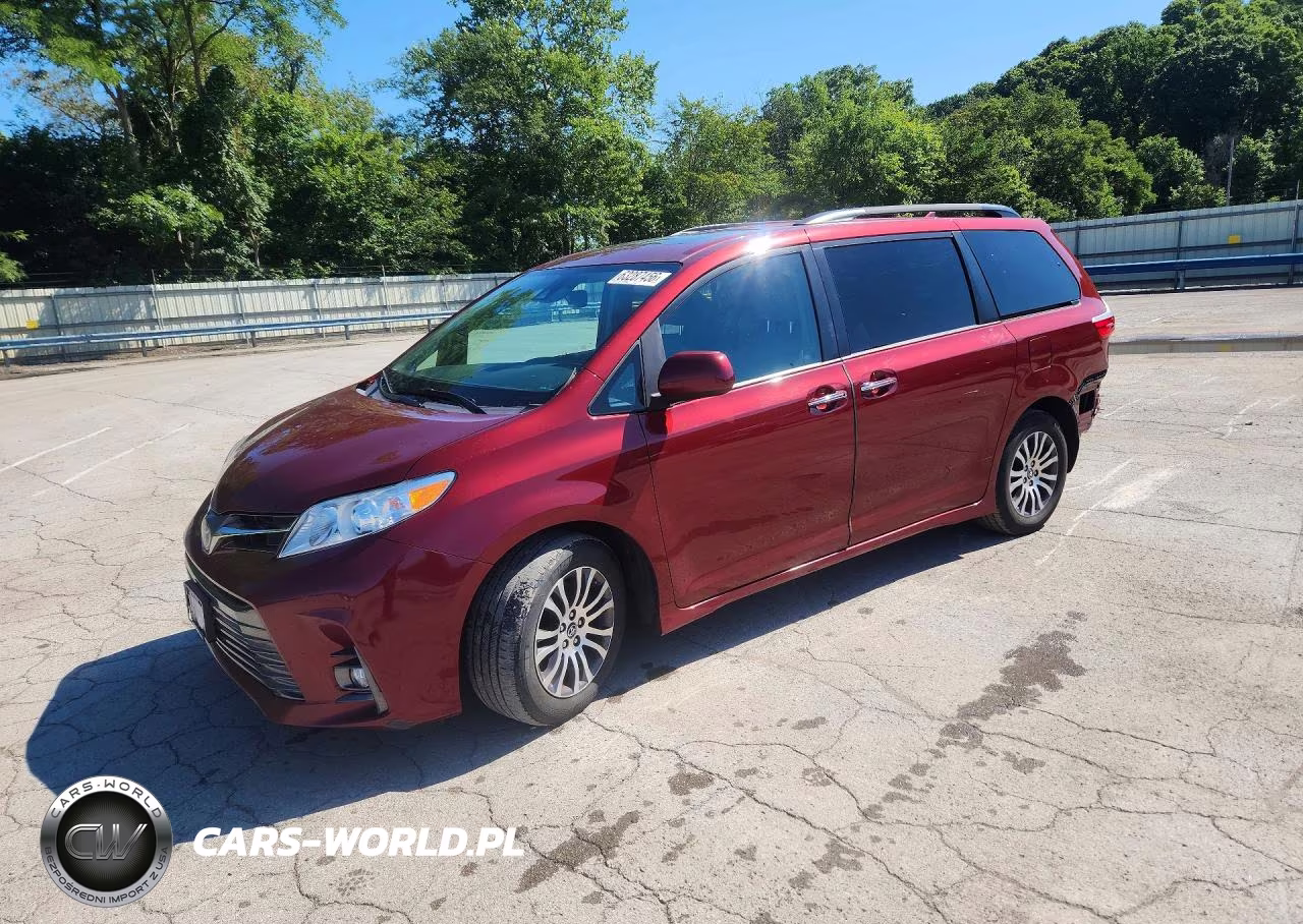 2018 Toyota Sienna Xle 8-Passenger