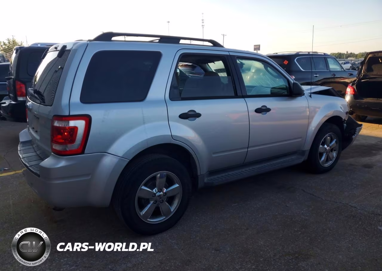 2012 Ford Escape Xlt VIN:1FMCU0D70CKC13835 - 3