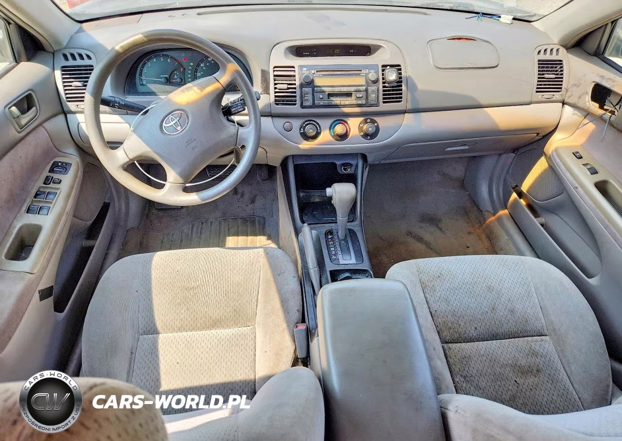 2002 Toyota Camry Le VIN:4T1BE32K12U590873 - 8