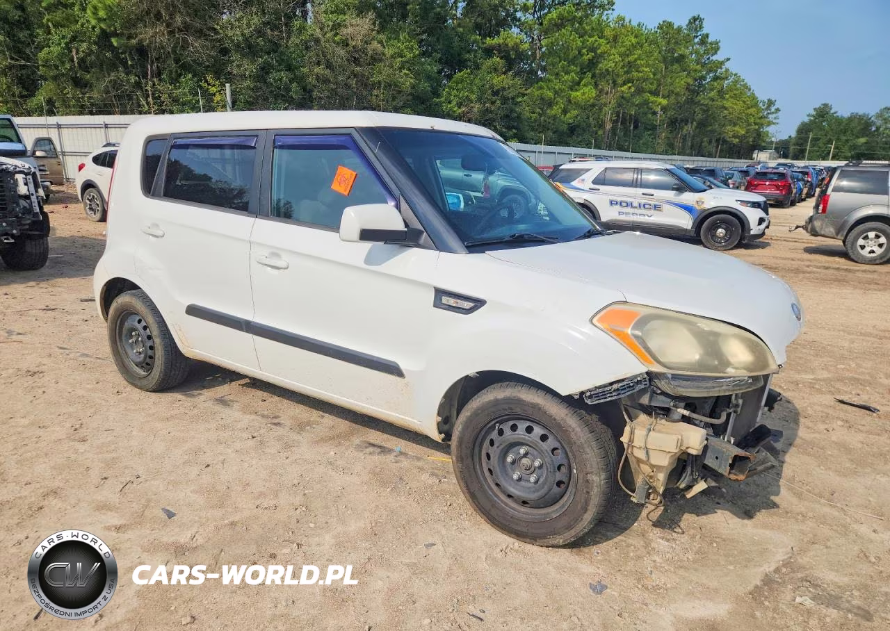 2013 Kia Soul Base VIN:KNDJT2A52D7768139 - 4