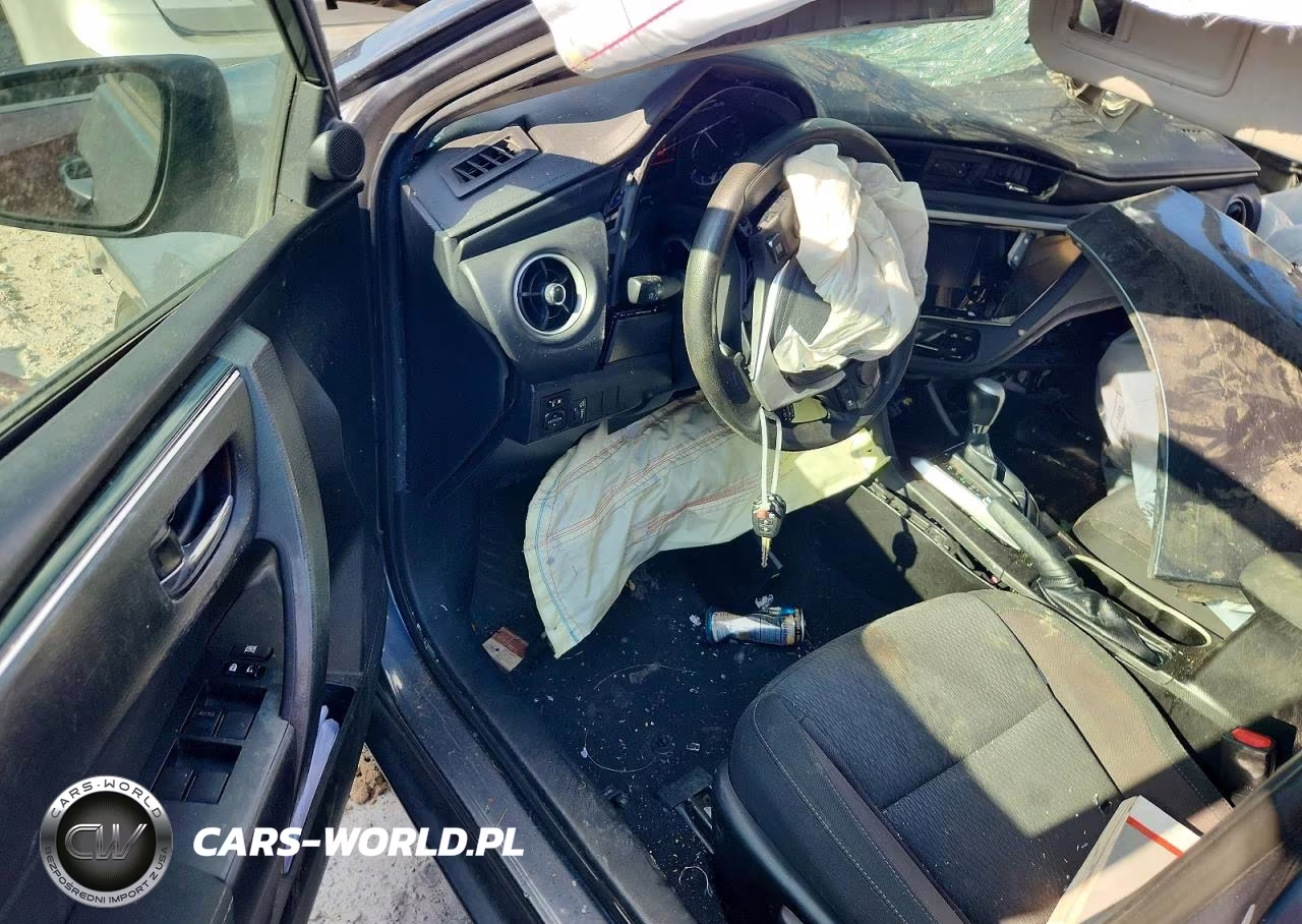2018 Toyota Corolla Le VIN:5YFBURHE1JP854391 - 8