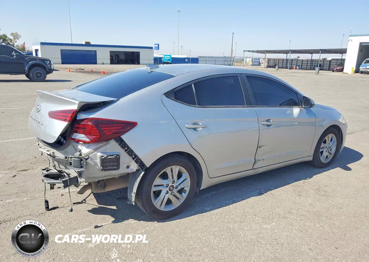 2020 Hyundai Elantra Sel VIN:5NPD84LF9LH572922 - 3