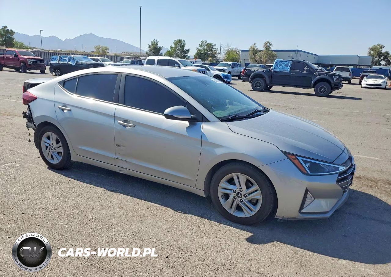 2020 Hyundai Elantra Sel VIN:5NPD84LF9LH572922 - 4
