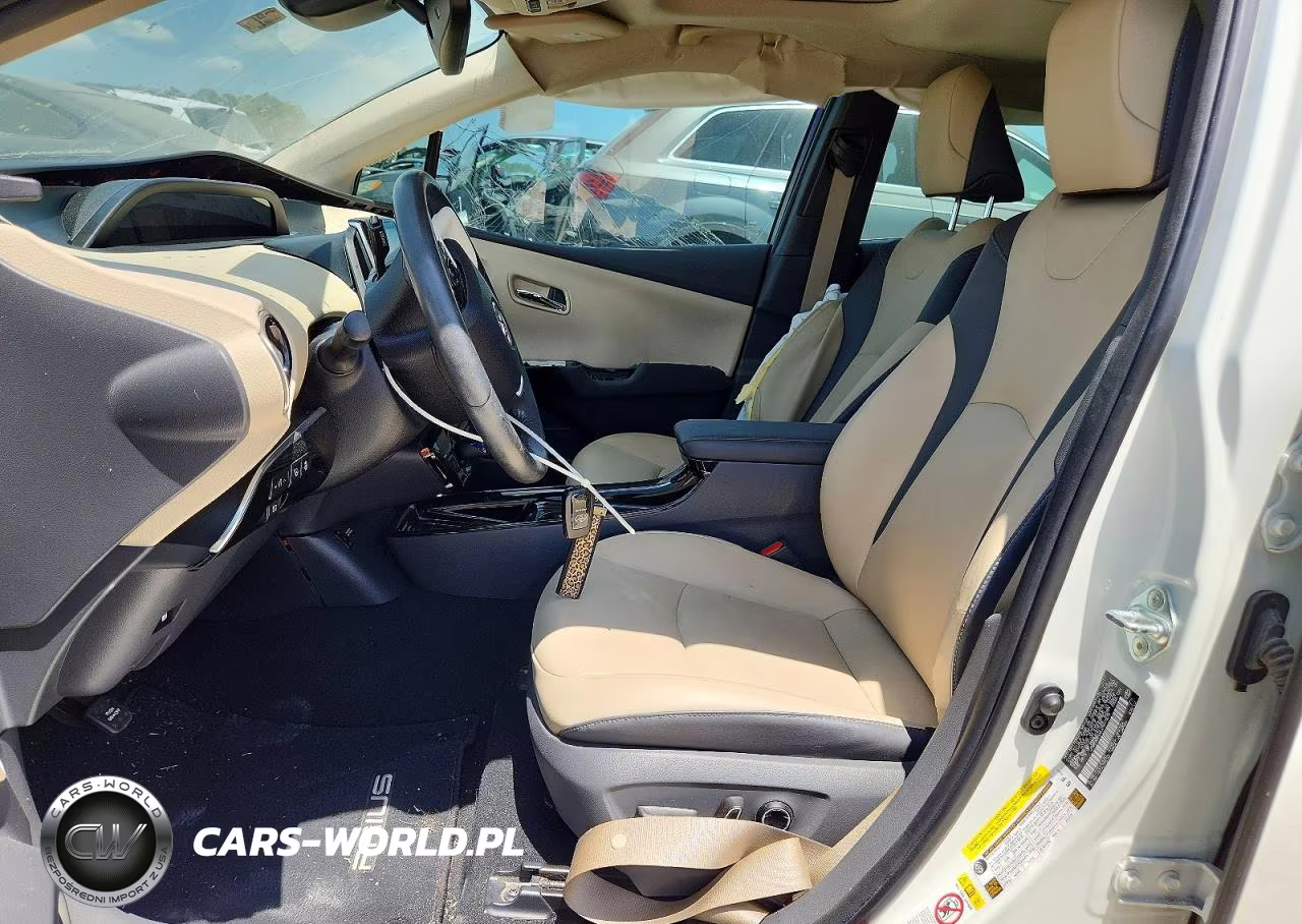 2018 Toyota Prius Four VIN:JTDKARFU4J3547874 - 7