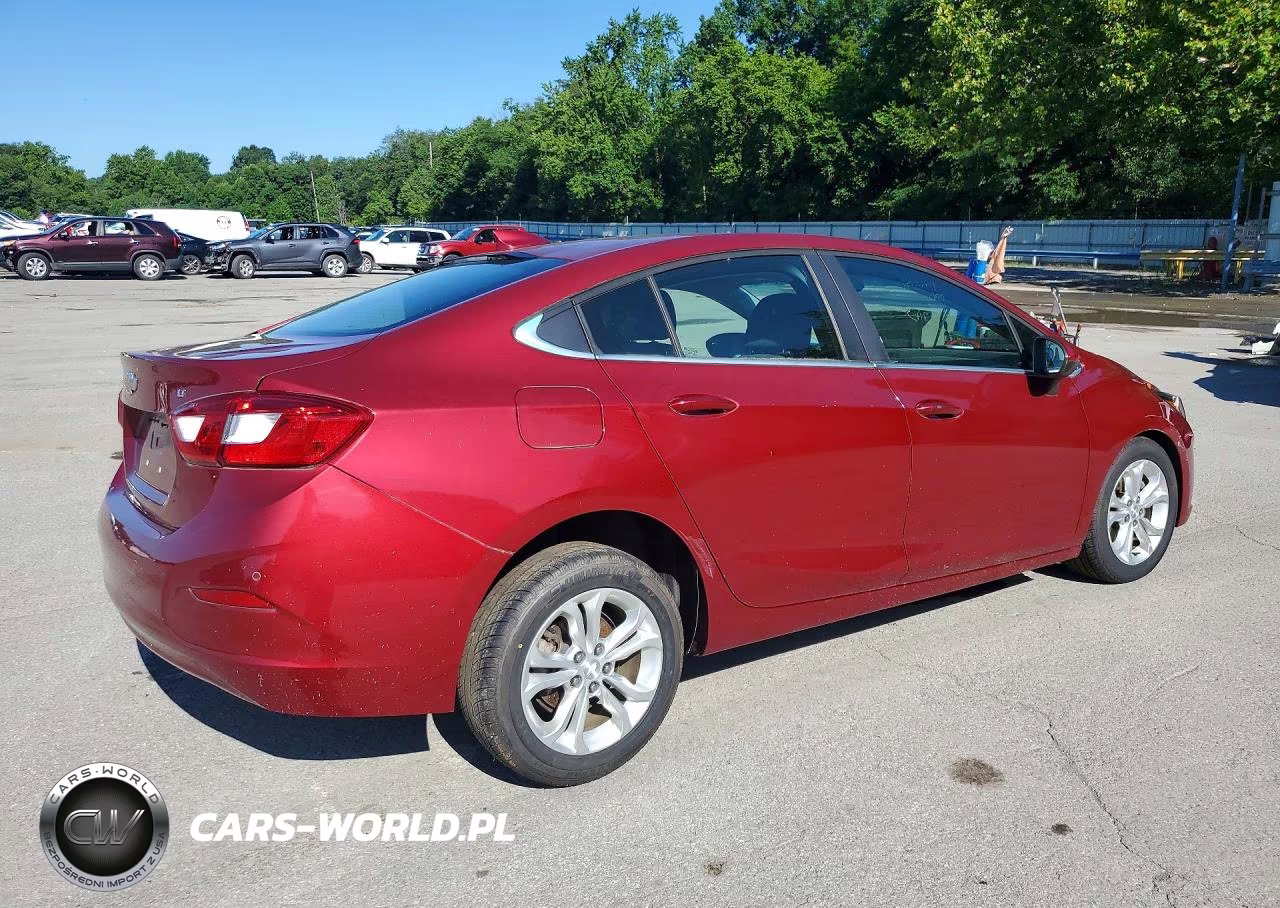 2019 Chevrolet Cruze Lt VIN:1G1BE5SM1K7132369 - 3