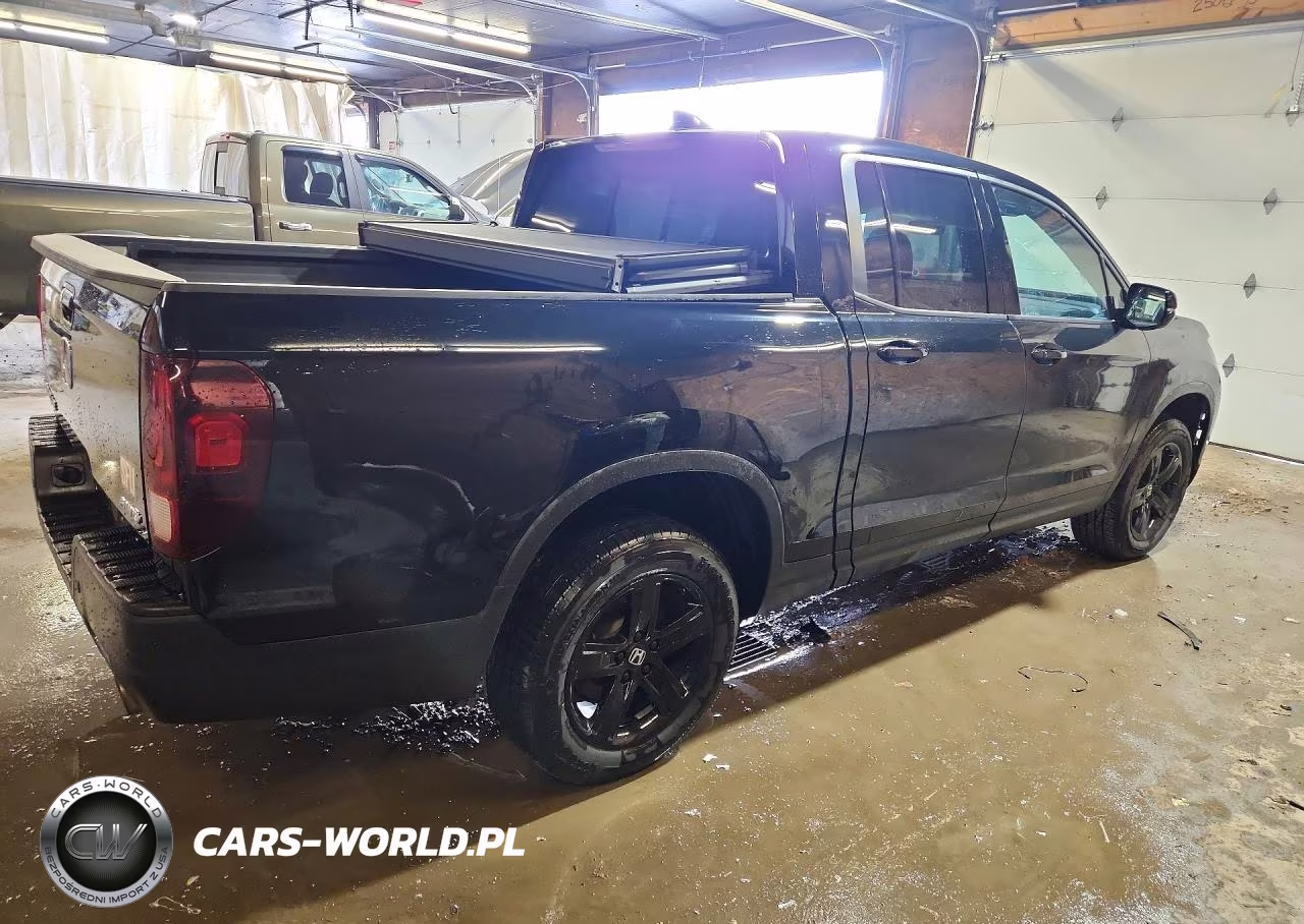 2022 Honda Ridgeline Black Edition VIN:5FPYK3F82NB016325 - 3
