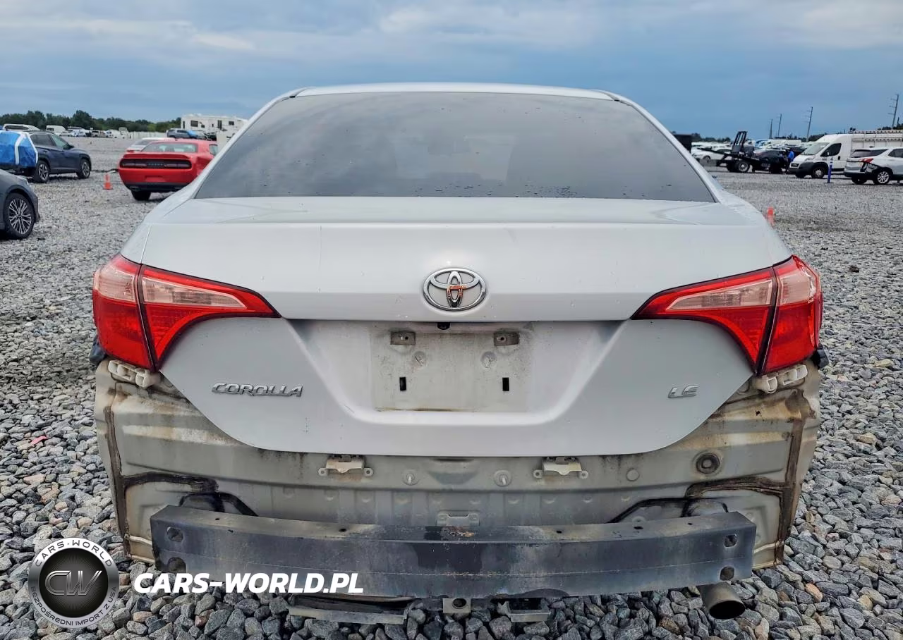 2018 Toyota Corolla Le VIN:5YFBURHE5JP808224 - 6