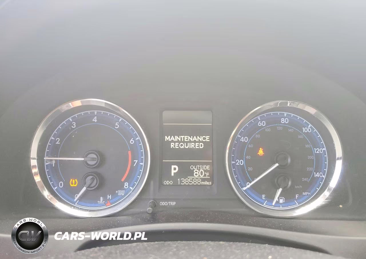 2018 Toyota Corolla Le VIN:5YFBURHE5JP808224 - 9