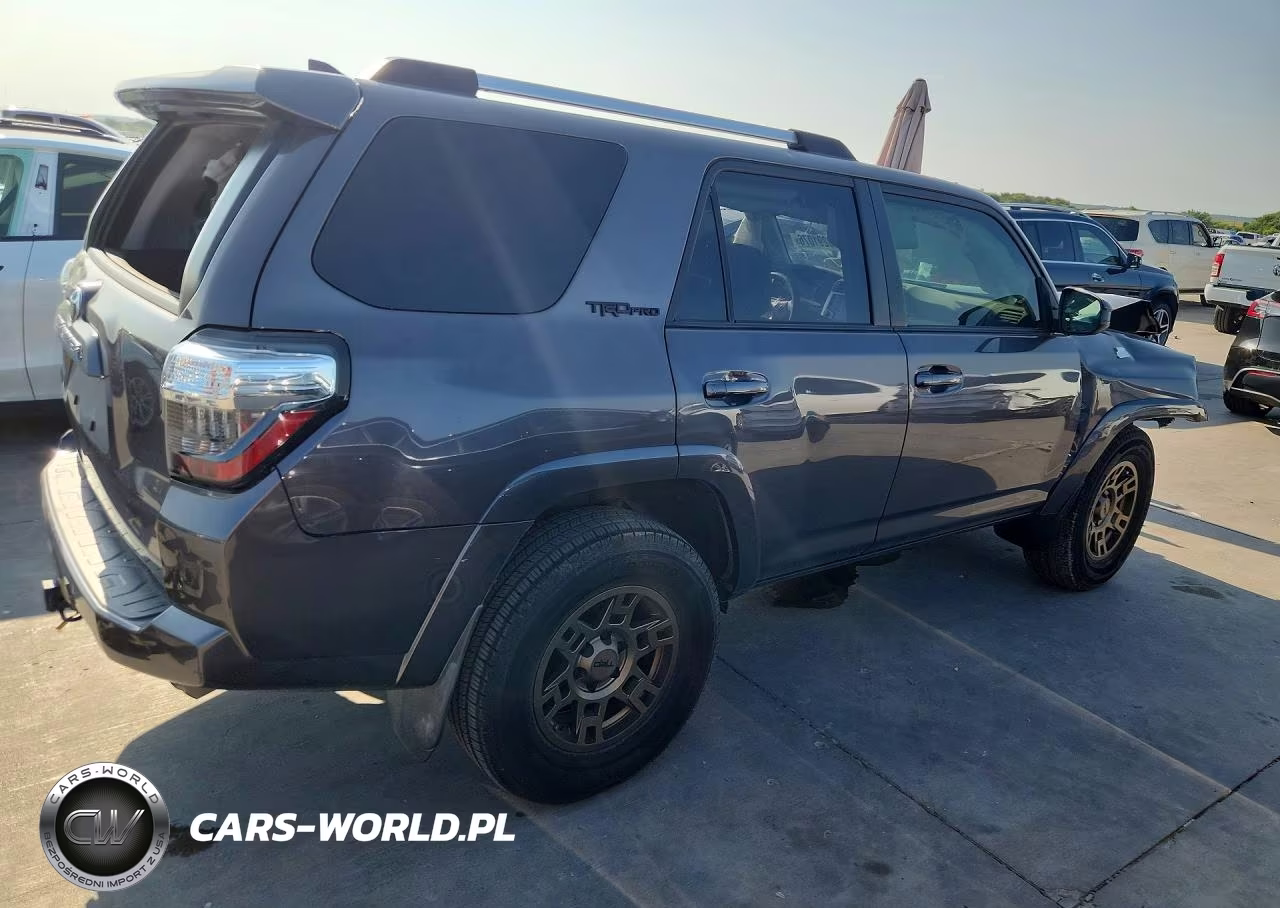 2023 Toyota 4Runner Sr5 VIN:JTEEU5JR1M5250002 - 3