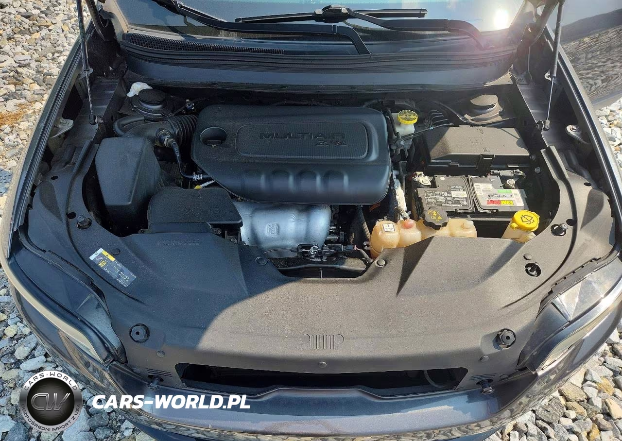 2019 Jeep Cherokee Latitude Plus VIN:1C4PJLLB9KD462370 - 12