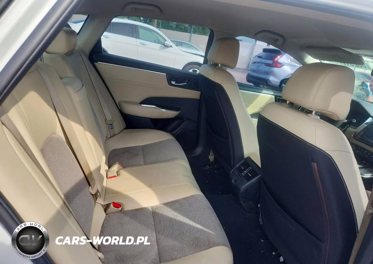 2018 Honda Clarity VIN:JHMZC5F19JC013324 - 10