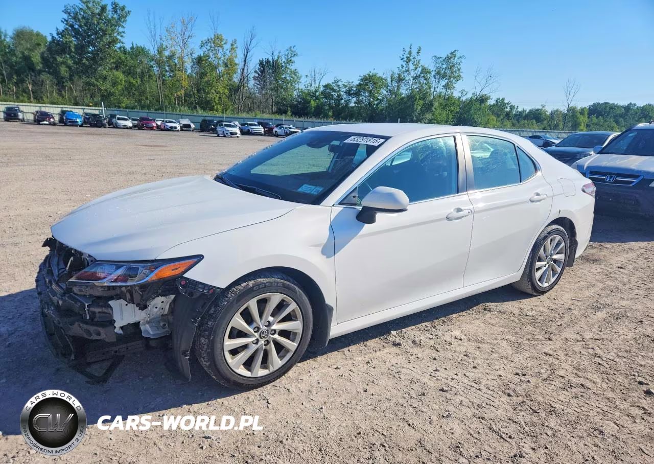 2023 Toyota Camry Le – zdjęcie 1 z 13