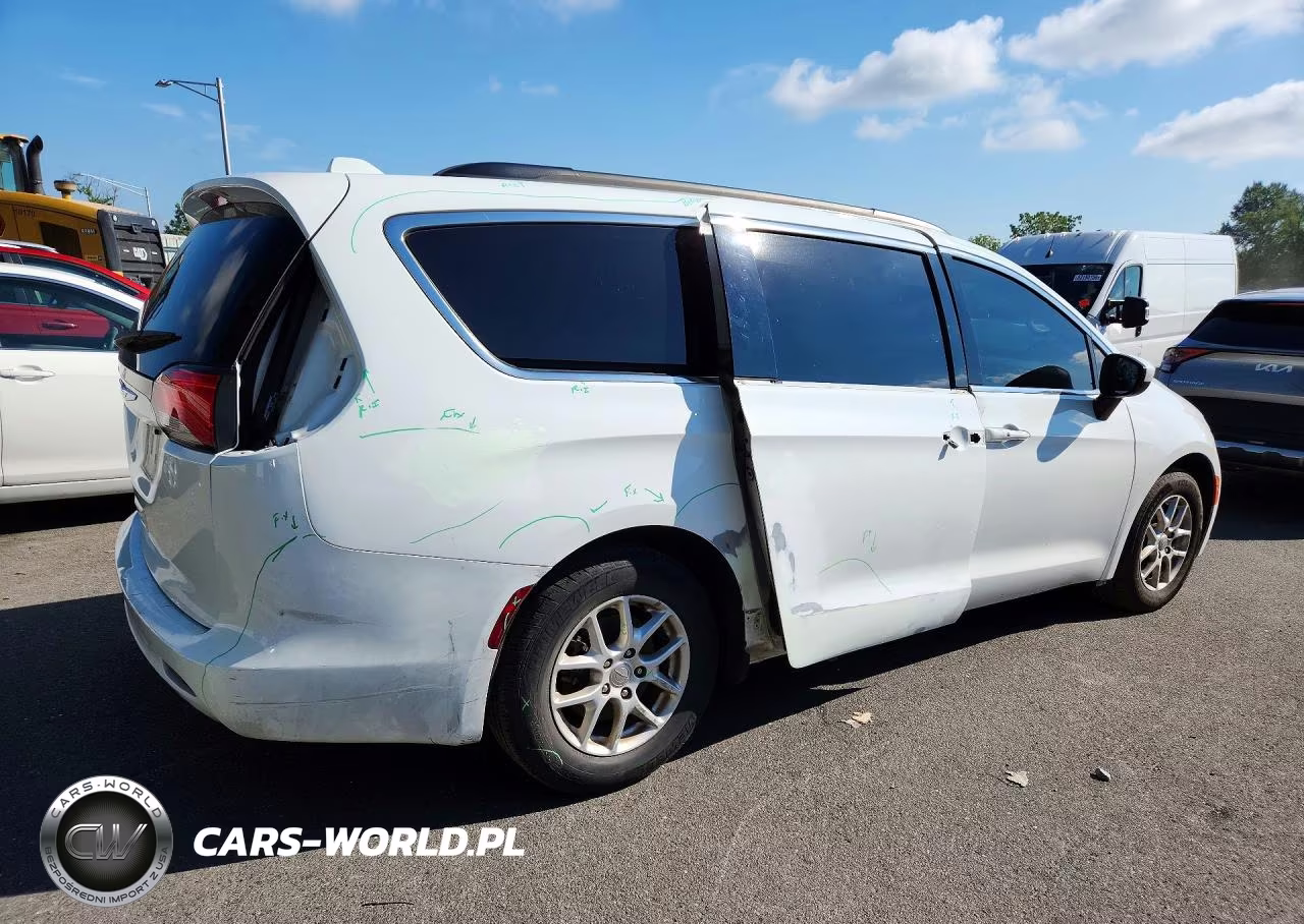 2020 Chrysler Voyager Lxi VIN:2C4RC1DG8LR156972 - 3