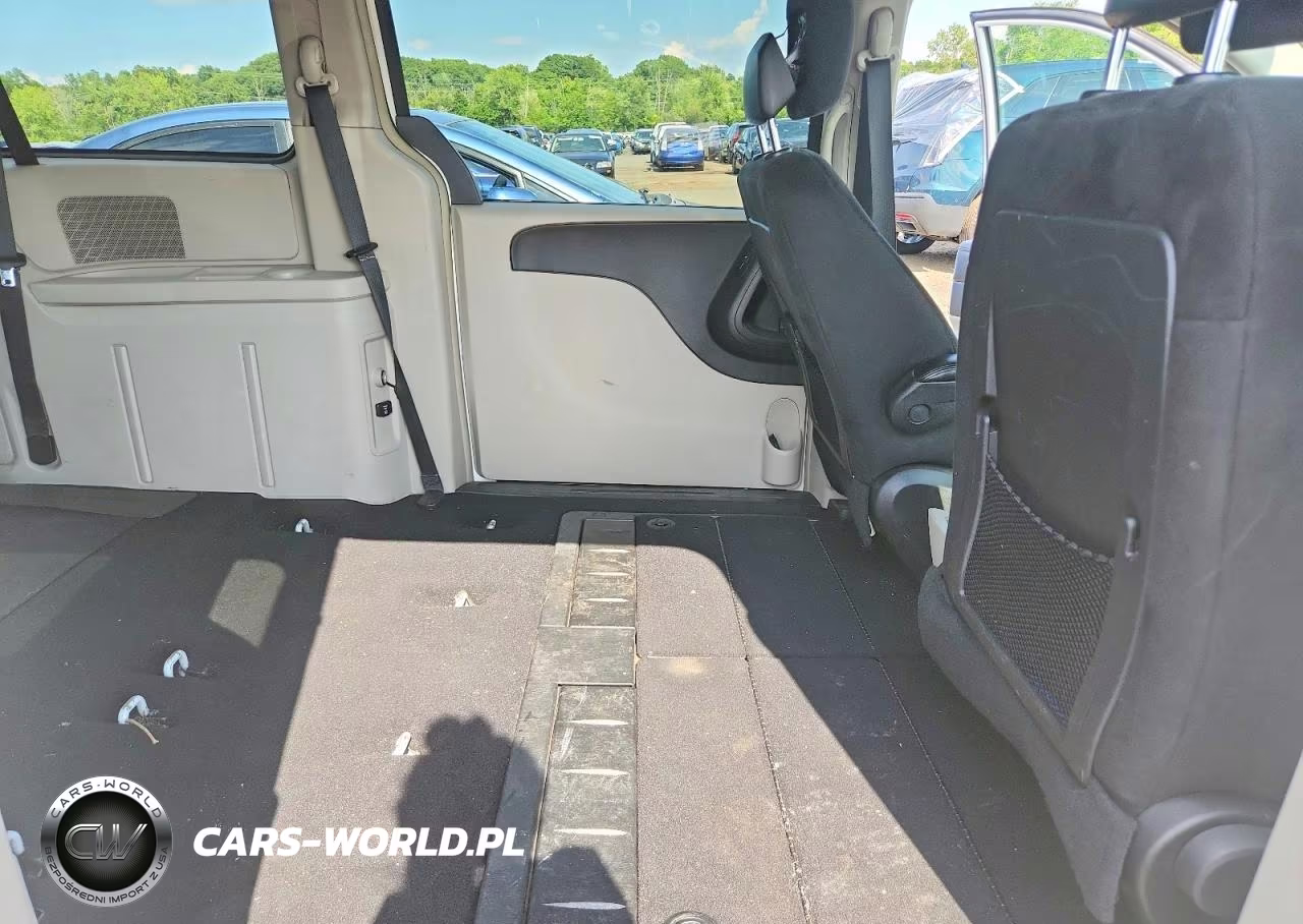 2011 Dodge Grand Caravan Crew VIN:2D4RN5DG0BR693290 - 11