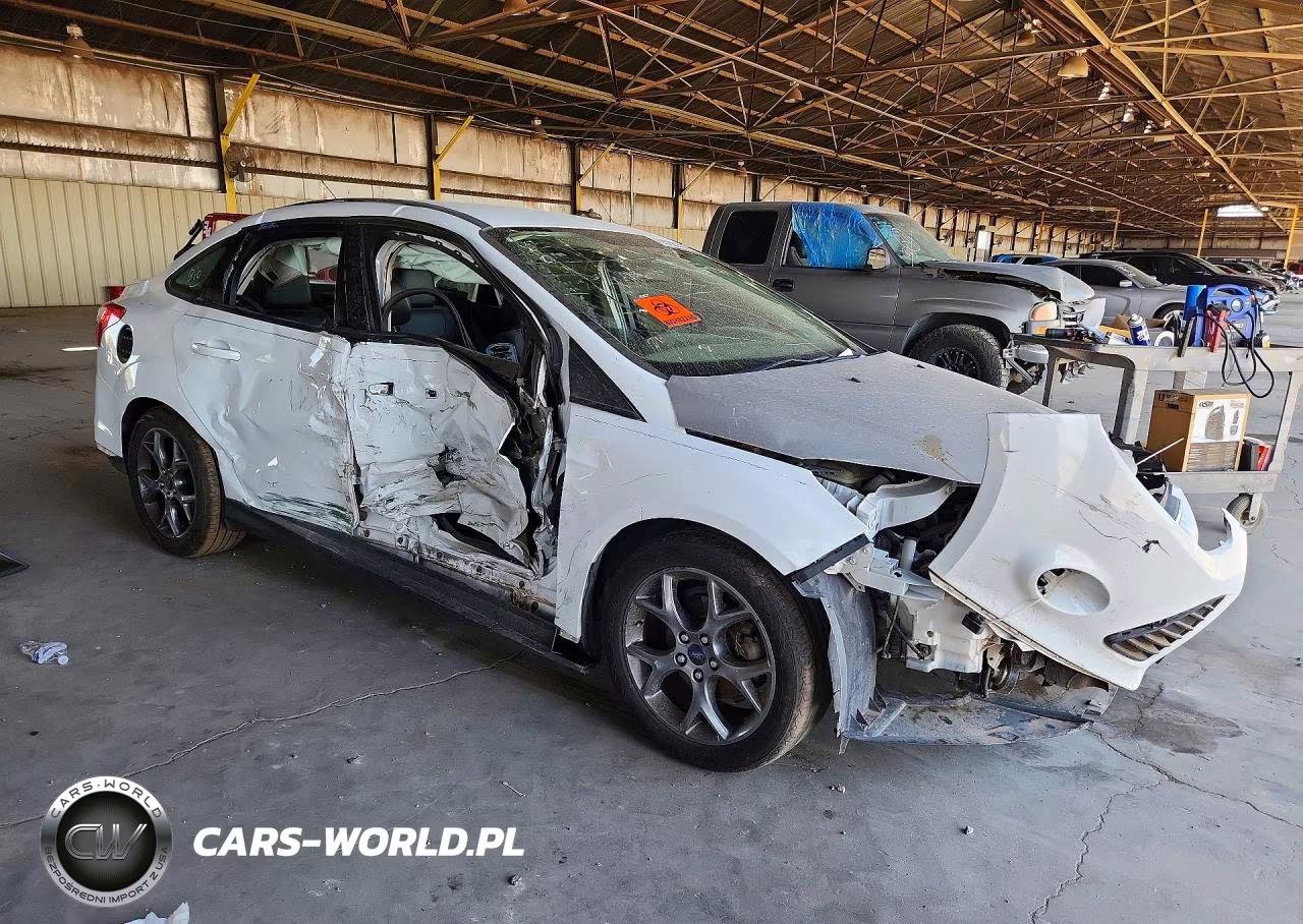 2013 Ford Focus Se VIN:1FADP3F27DL363297 - 4