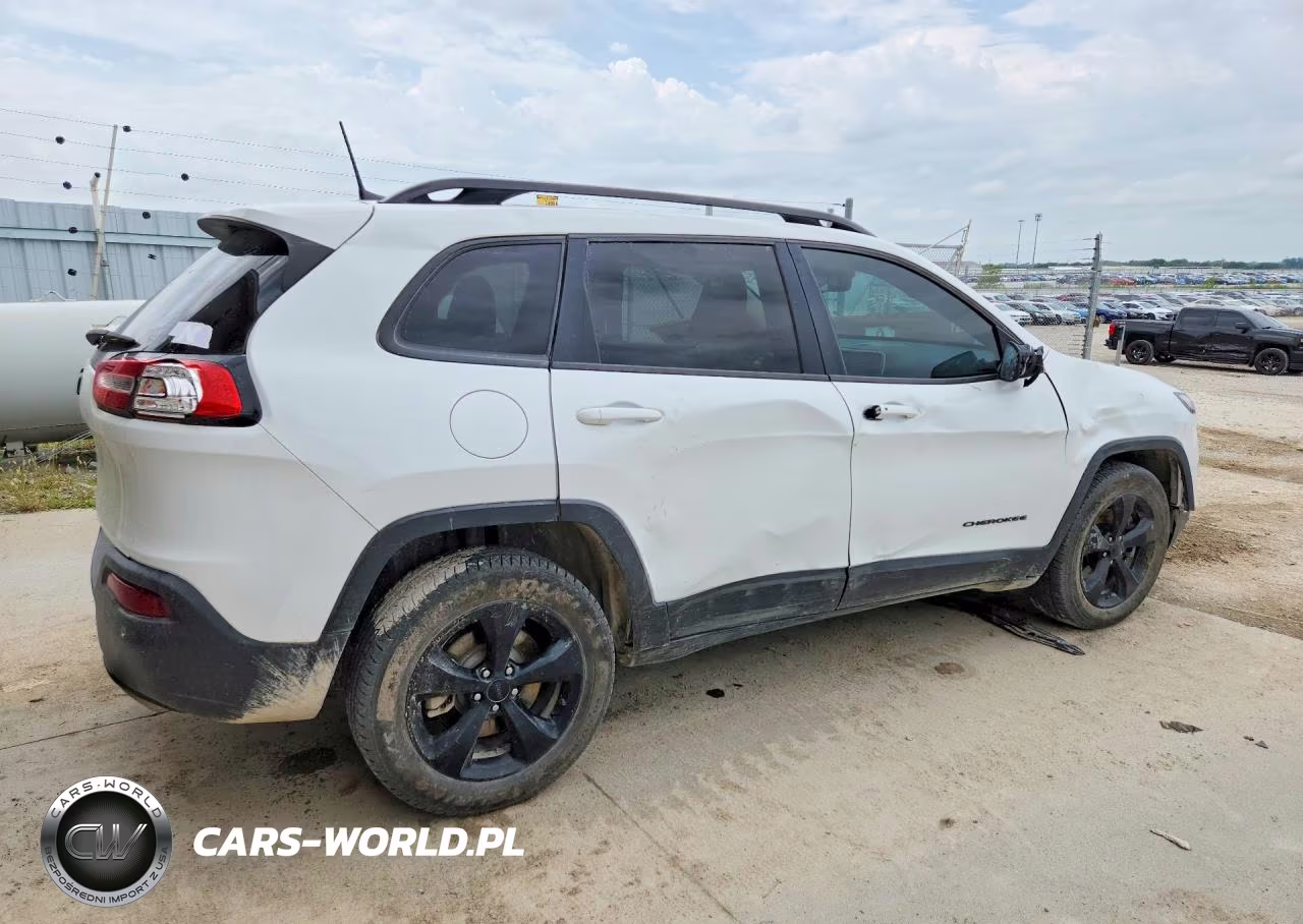 2016 Jeep Cherokee Latitude VIN:1C4PJMCS7GW232120 - 3