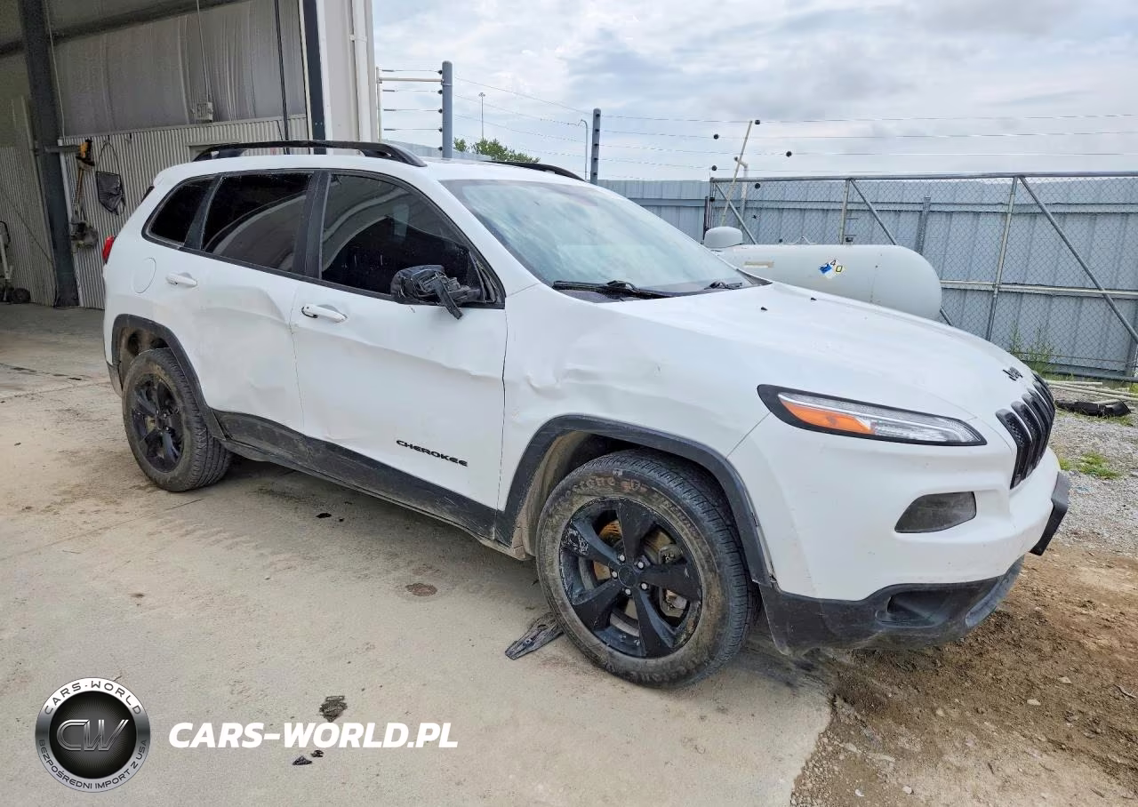 2016 Jeep Cherokee Latitude VIN:1C4PJMCS7GW232120 - 4