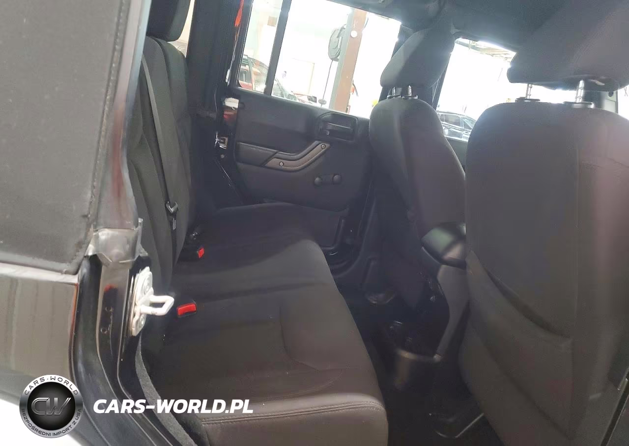 2013 Jeep Wrangler Unlimited Sport VIN:1C4BJWDGXDL704159 - 10