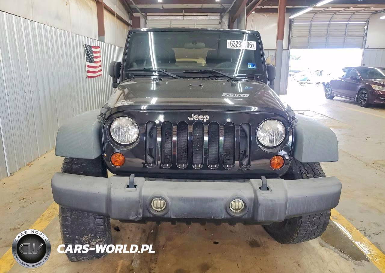 2013 Jeep Wrangler Unlimited Sport VIN:1C4BJWDGXDL704159 - 5