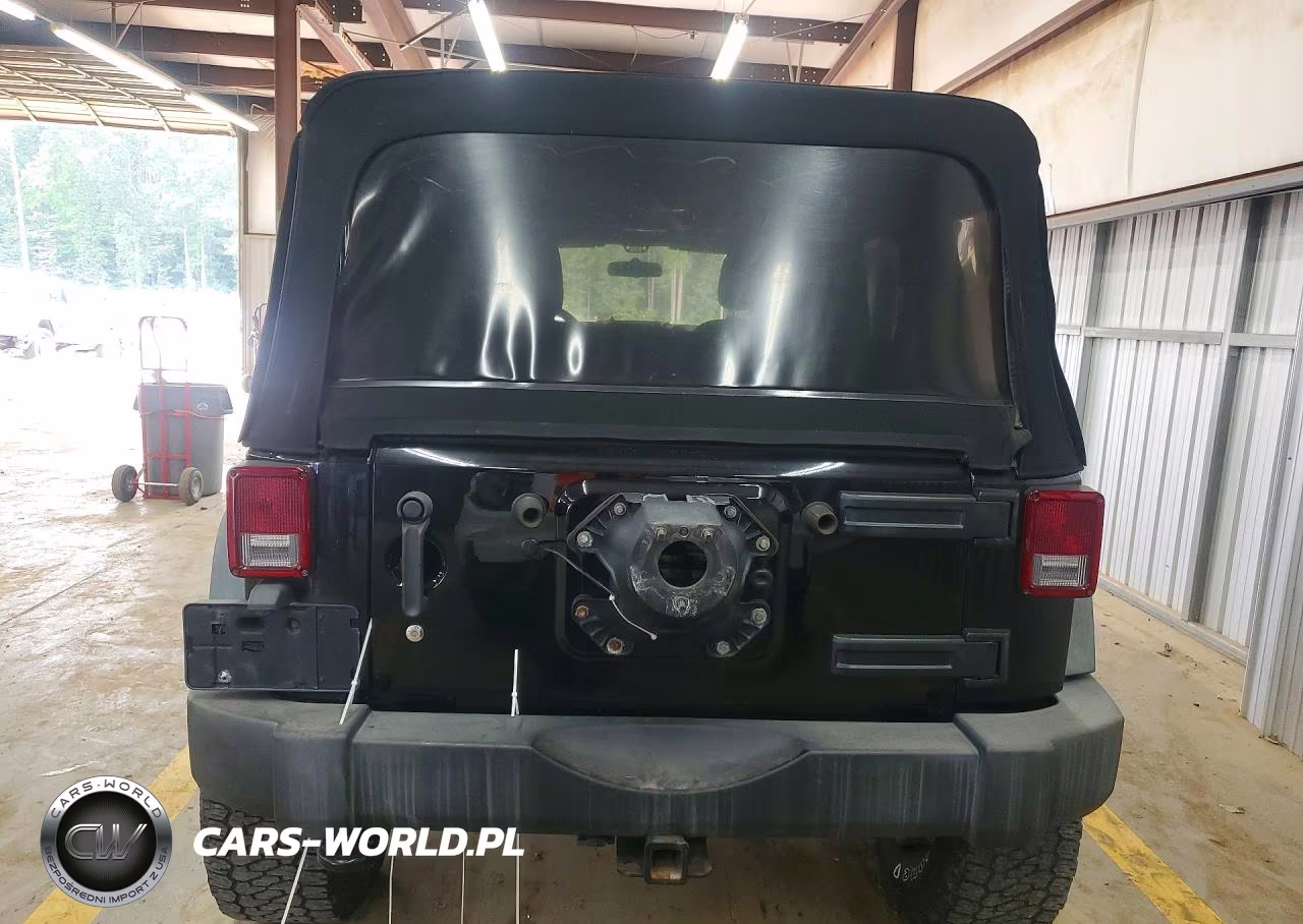 2013 Jeep Wrangler Unlimited Sport VIN:1C4BJWDGXDL704159 - 6