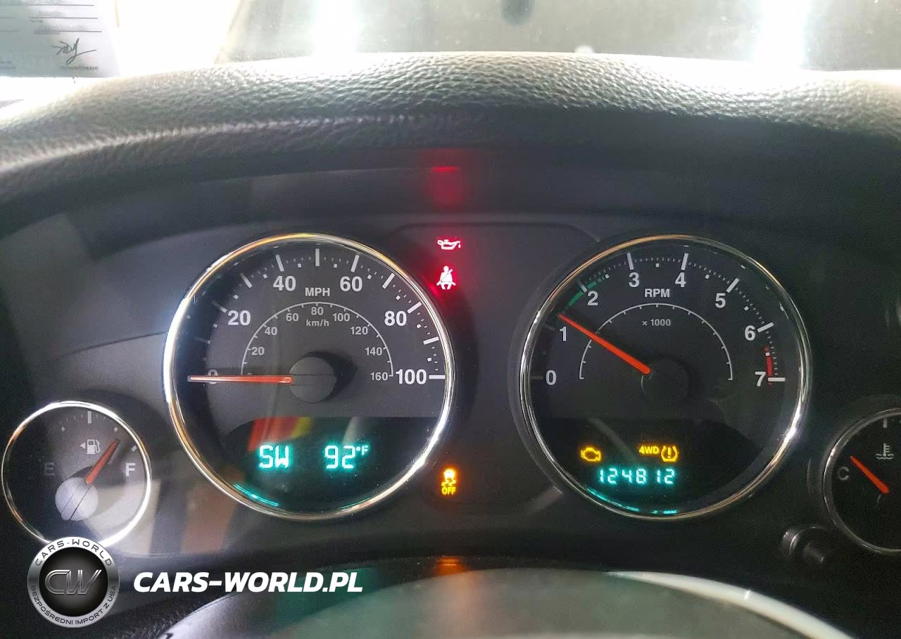 2013 Jeep Wrangler Unlimited Sport VIN:1C4BJWDGXDL704159 - 9